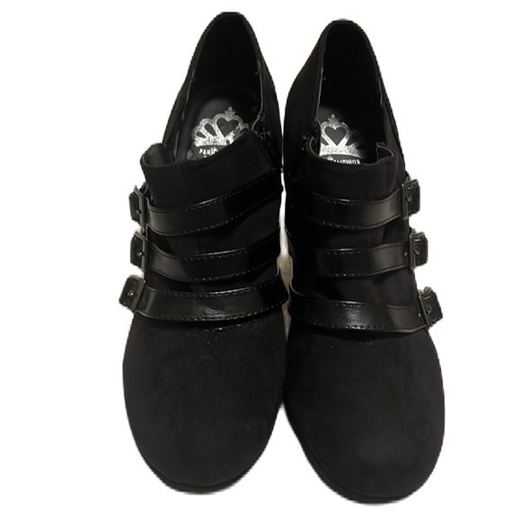 Fergalicious by Fergie, Close Toe, Three Strap Heels, Black, Size 9.5 - Picture 3 of 11